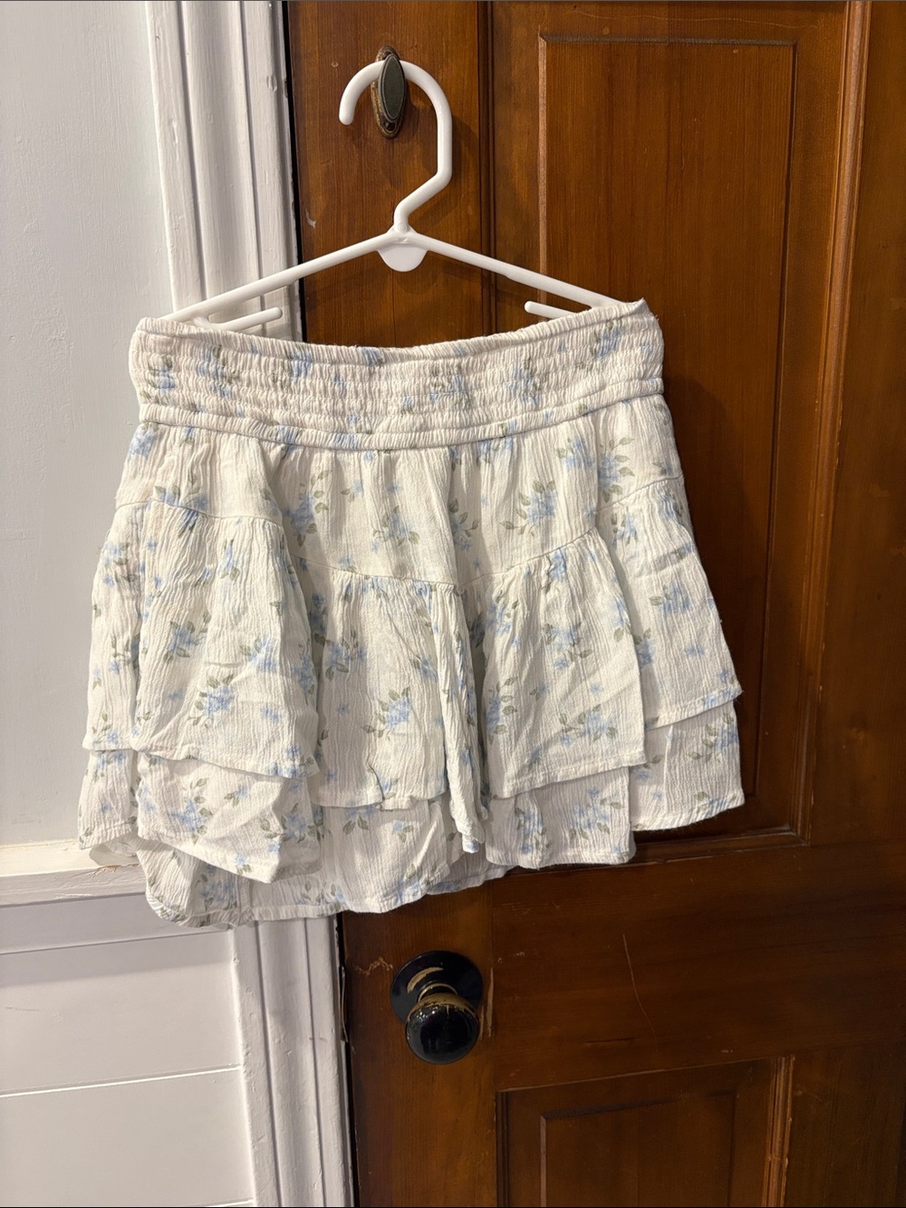 Hollister White Tiered Floral Skort with Light Blue Print